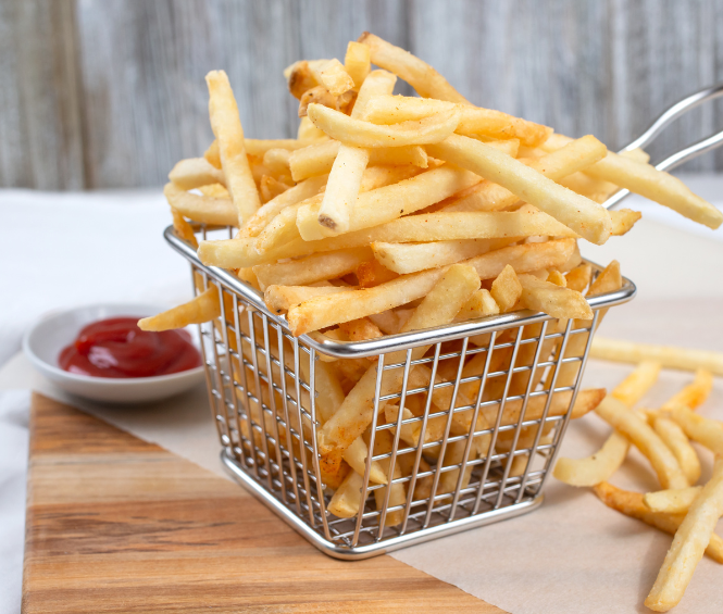 Mandje met frites erin